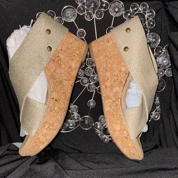 Merona Gold Wedges - Picture 3 of 5